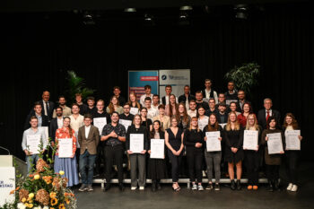 Die Landessiegerinnen und Landessieger der Deutschen Meisterschaft im Handwerk – German Craft Skills (DMH) wurden in Mühlheim am Main in der Willy-Brandt-Halle ausgezeichnet. Foto: HHT/Paul Müller